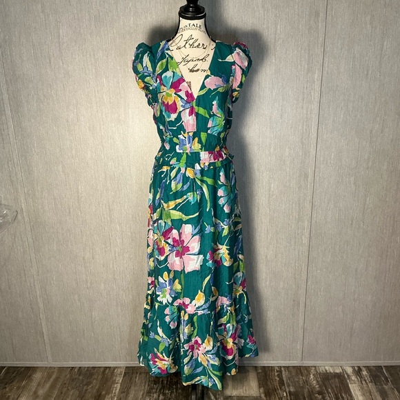 Maggy London Dresses & Skirts - Maggy London Vibrant Floral Maxi Dress Size Medium